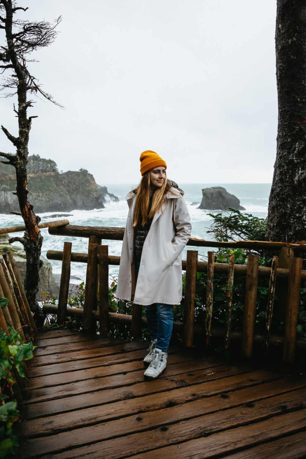 Emily Mandagie - Pacific Northwest Outfit at Cape Flattery - TheMandagies.com