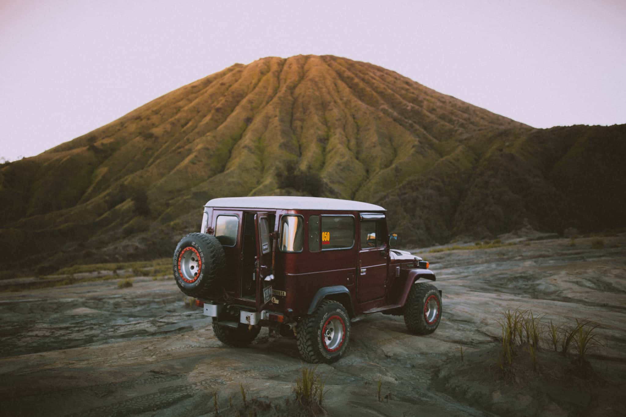 Mount Bromo Toyota Land Cruiser - TheMandagies.com