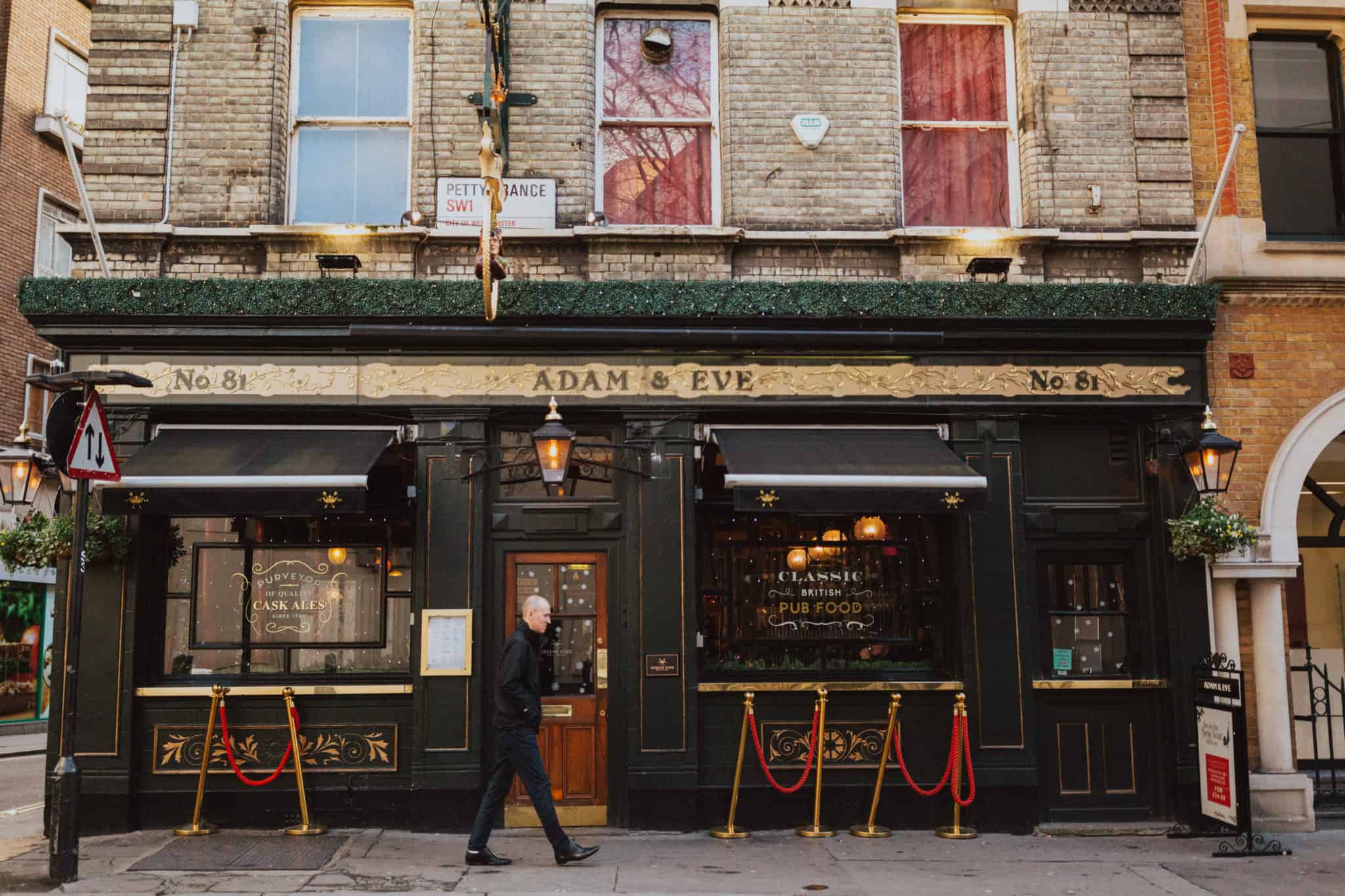 Visiting Pubs in London in Winter