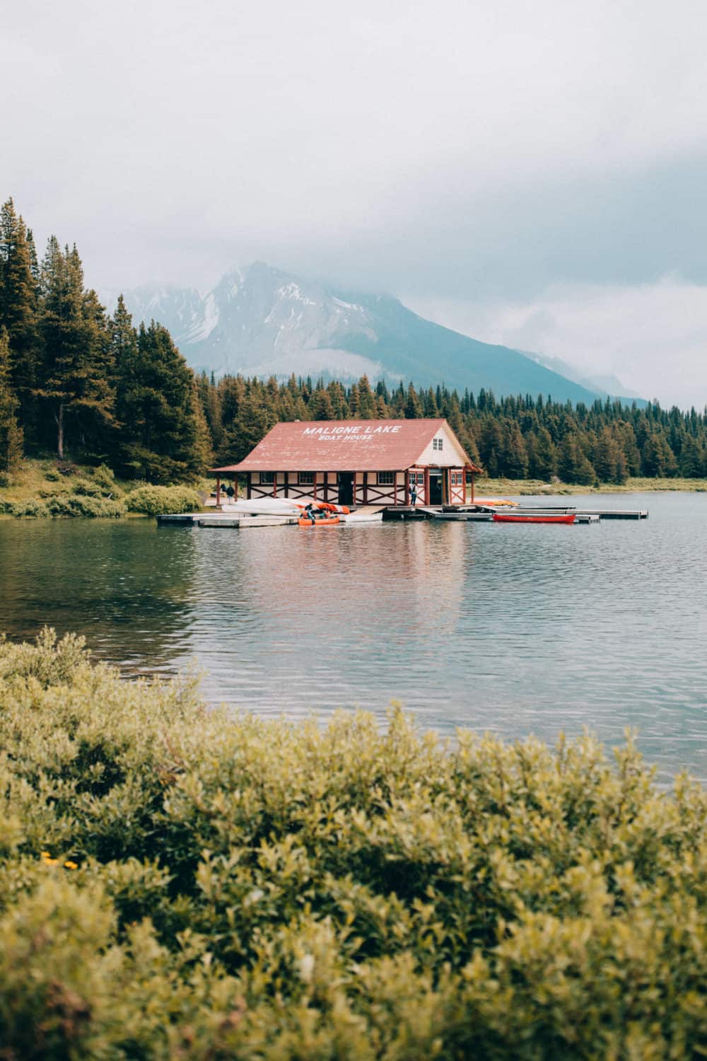 Photo Spots In Jasper - Maligne Lake