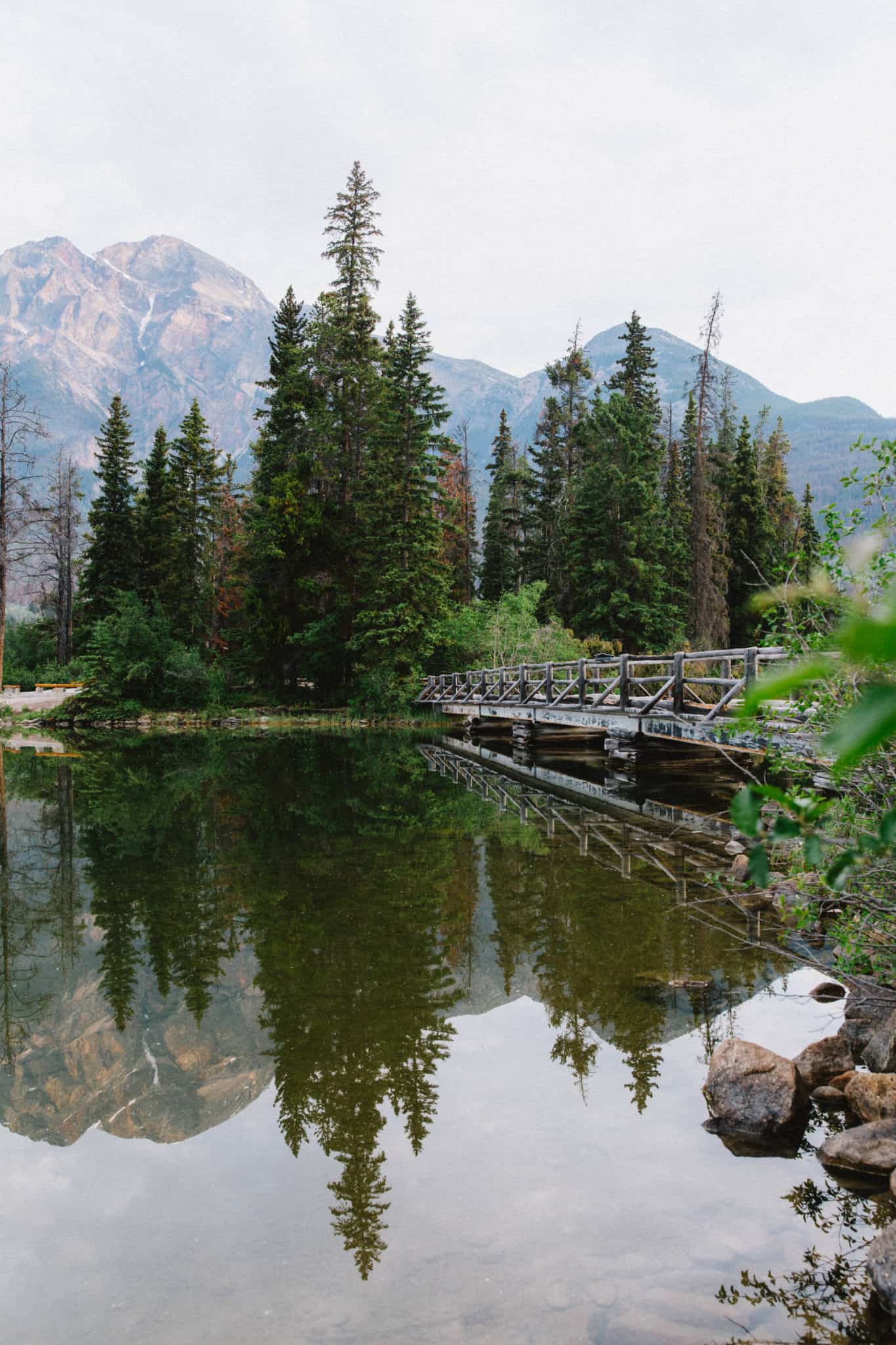 Jasper National Park Itinerary - Pyramid Island - TheMandagies.com