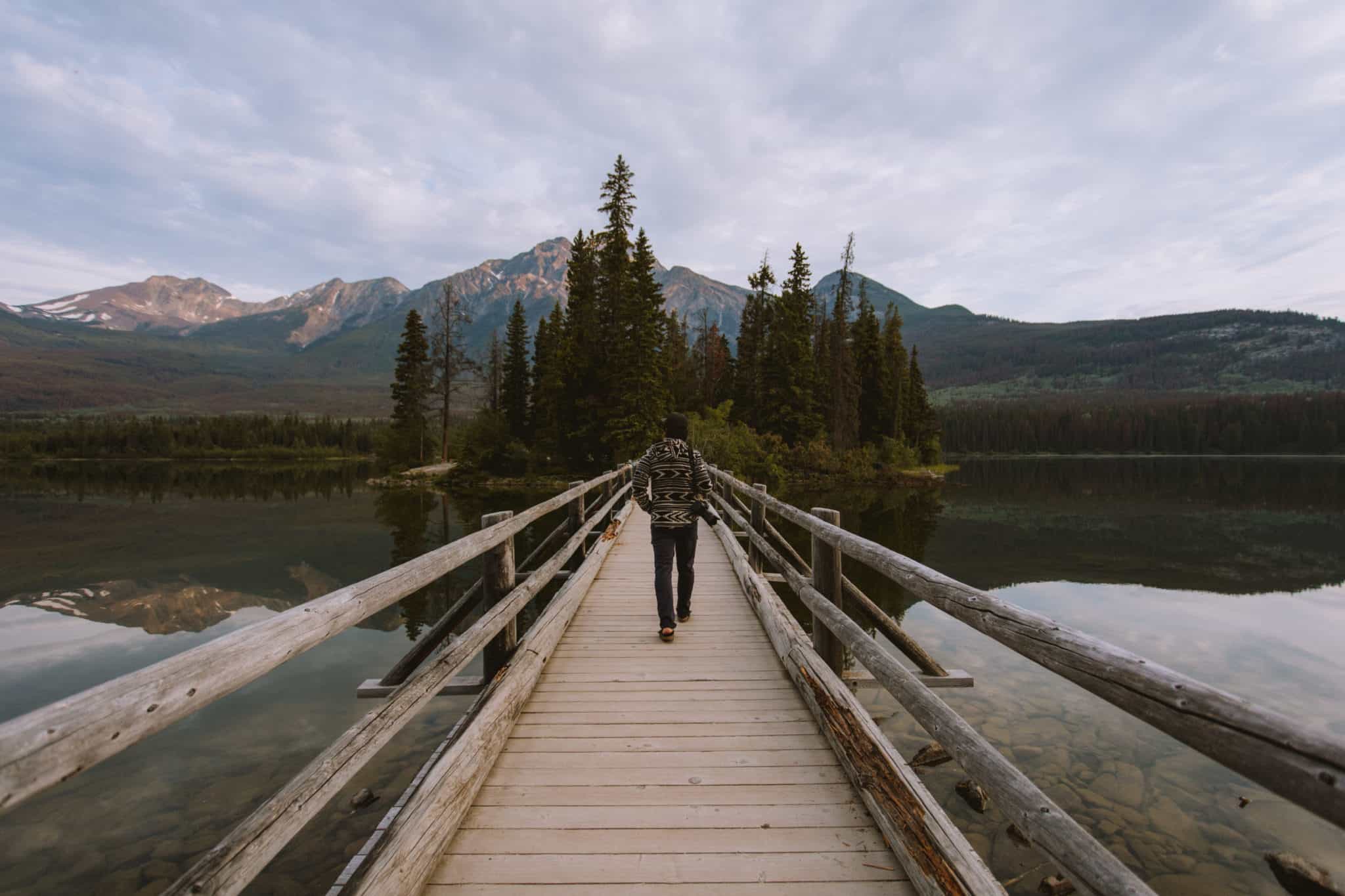 Easy Hikes In Jasper National Park - Pyramid Island