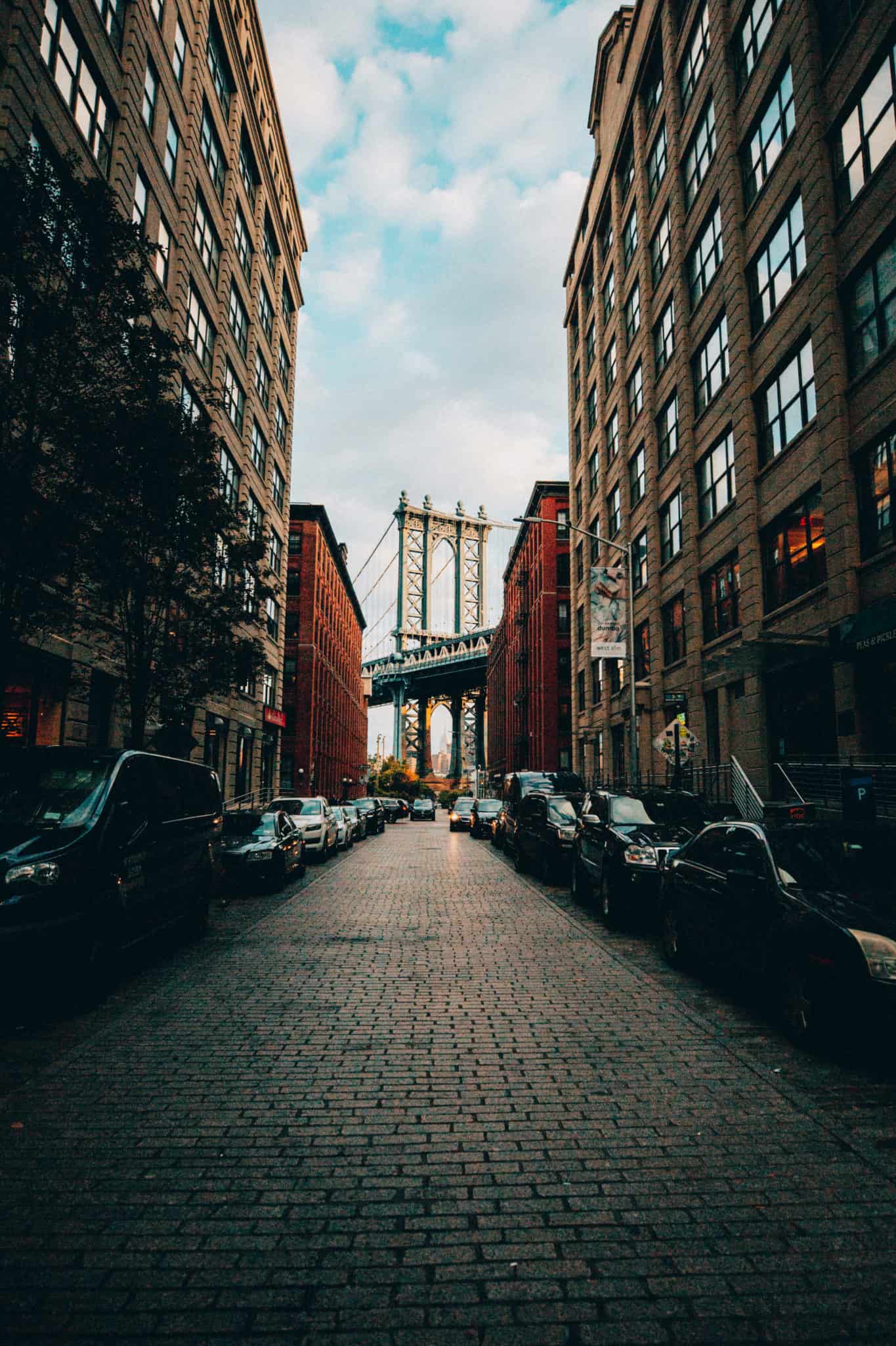DUMBO view on Washington Street - Instagram Spots In NYC - TheMandagies.com
