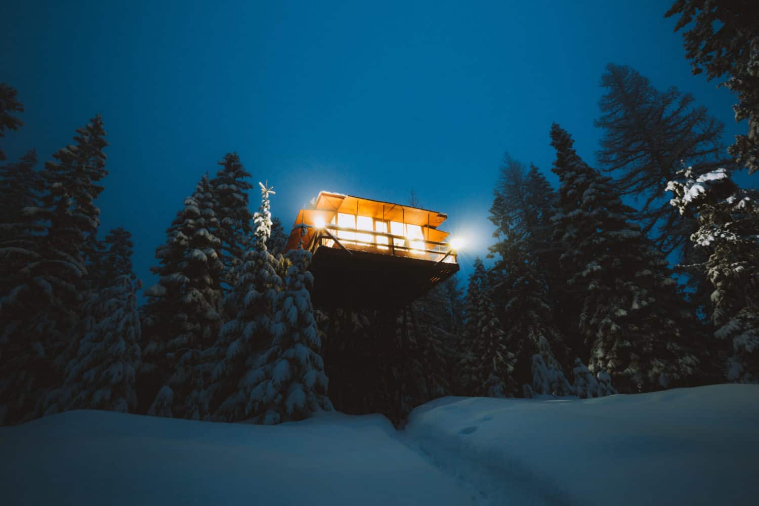 Crystal Peak Lookout at night