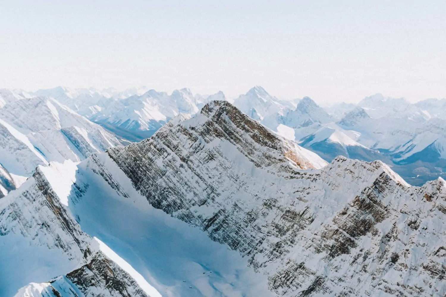 Banff-in-Winter-Flying-Above-The-Canadian-Rockies-with-Alpine-Helicopters-Canmore-Alberta-The-Mandagies-40-1500x1000.webp