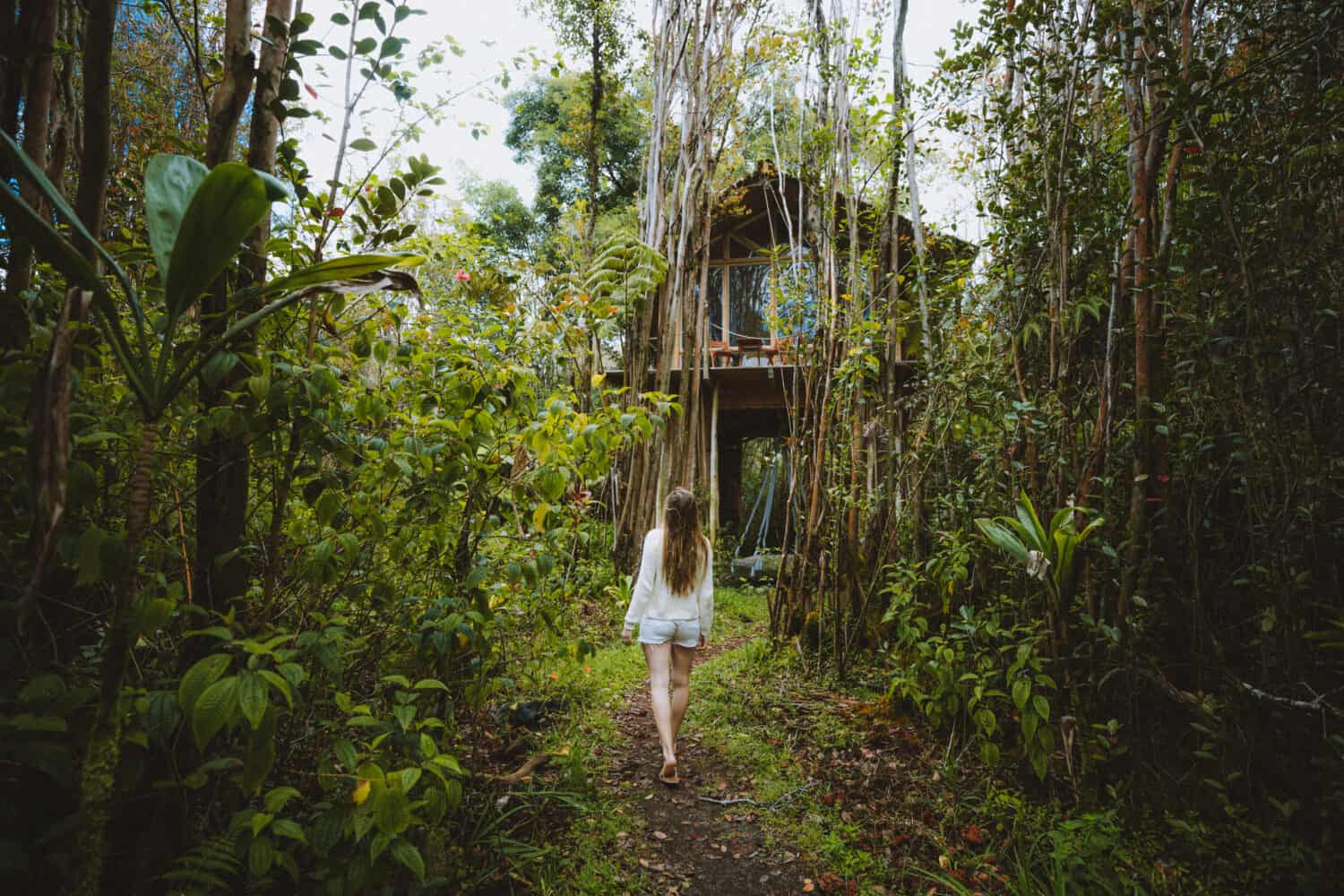 Emily walking to Big Island Treehouse - TheMandagies.com