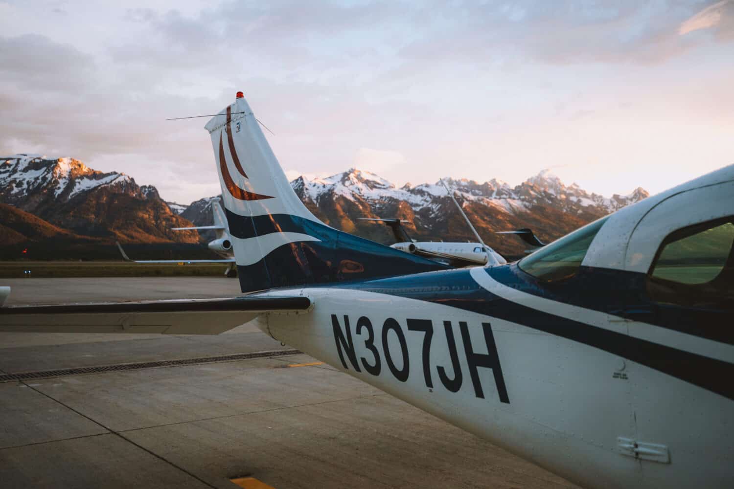 Cessna Fly Jackson Hole Small Plane - TheMandagies.com