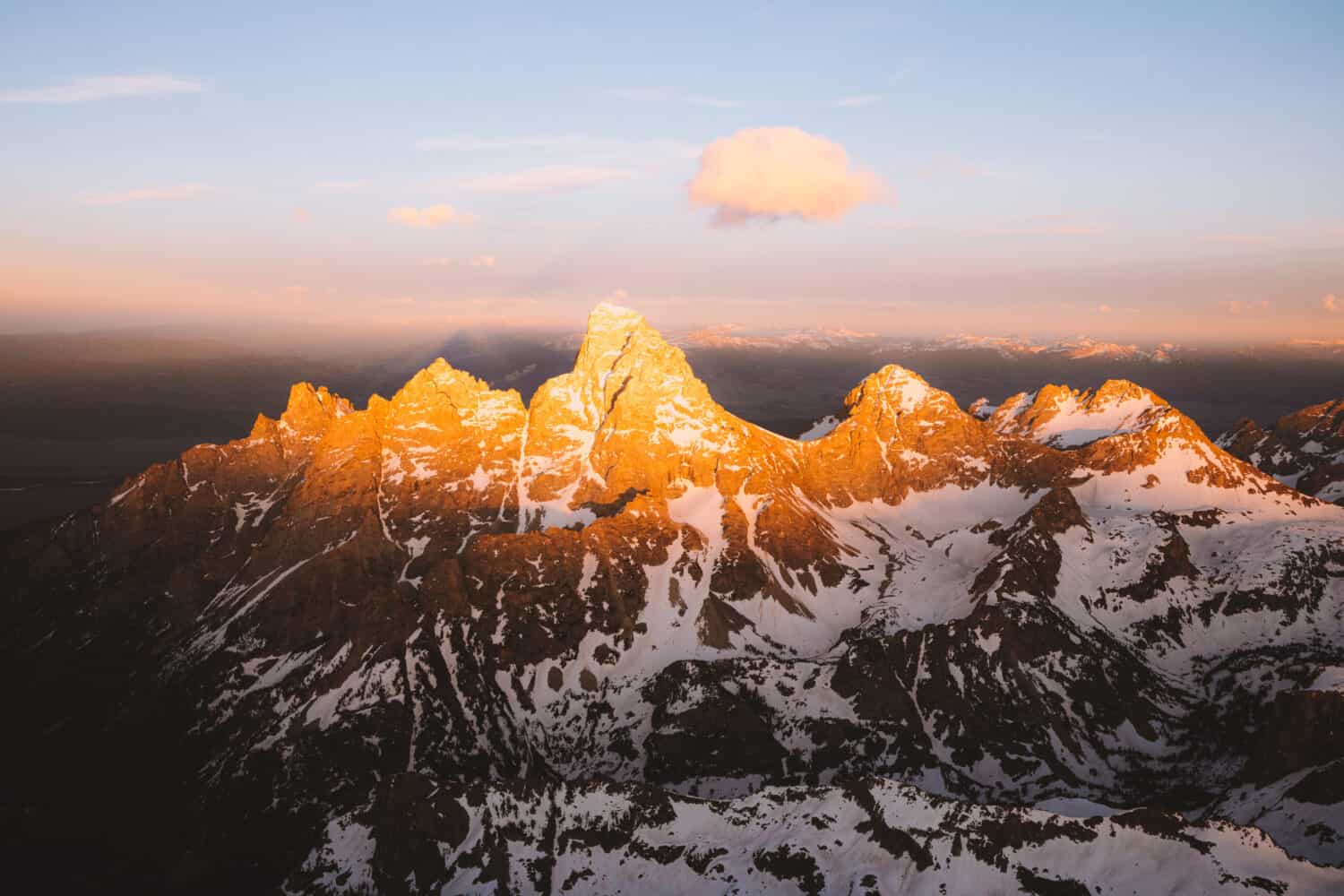 Grand Teton peaks during sunset - TheMandagies.com