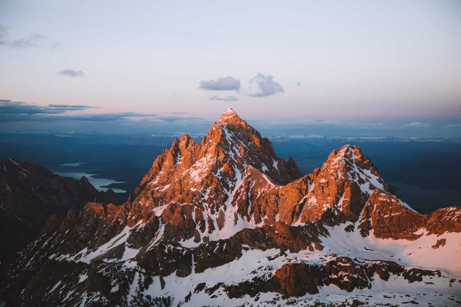 Grand Teton Peak Wyoming during sunset - TheMandagies.com