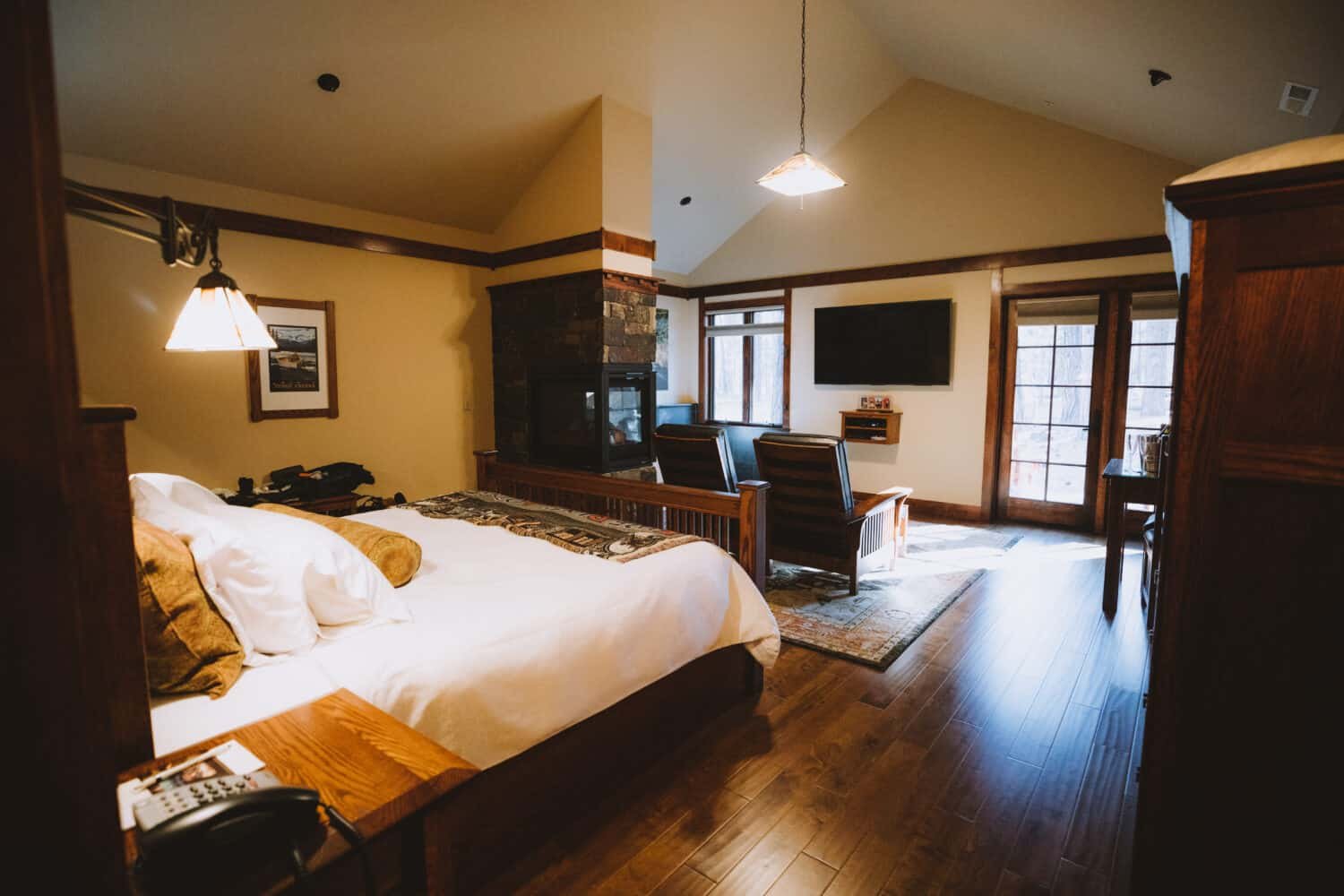 Interior of FivePine Lodge Serenity Cabin - TheMandagies.com