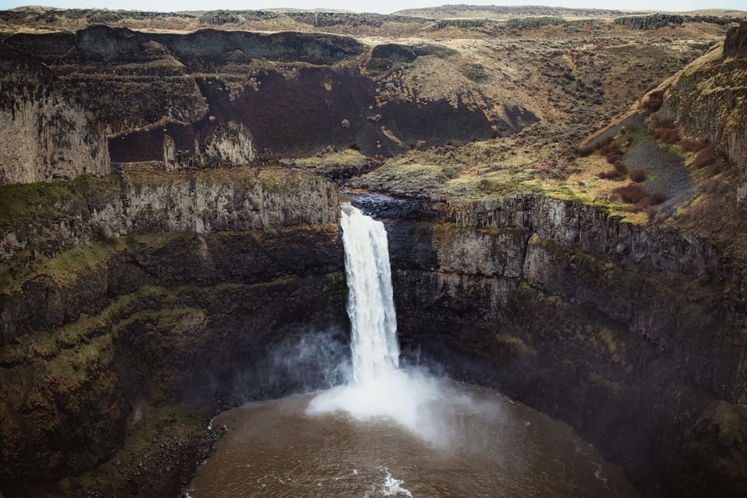 Palouse Falls - Washington Winter Hiking Trail - TheMandagies.com