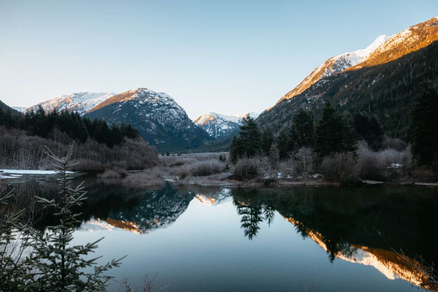 Sunrise at Buttle Lake - Strathcona Provincial Park - TheMandagies.com