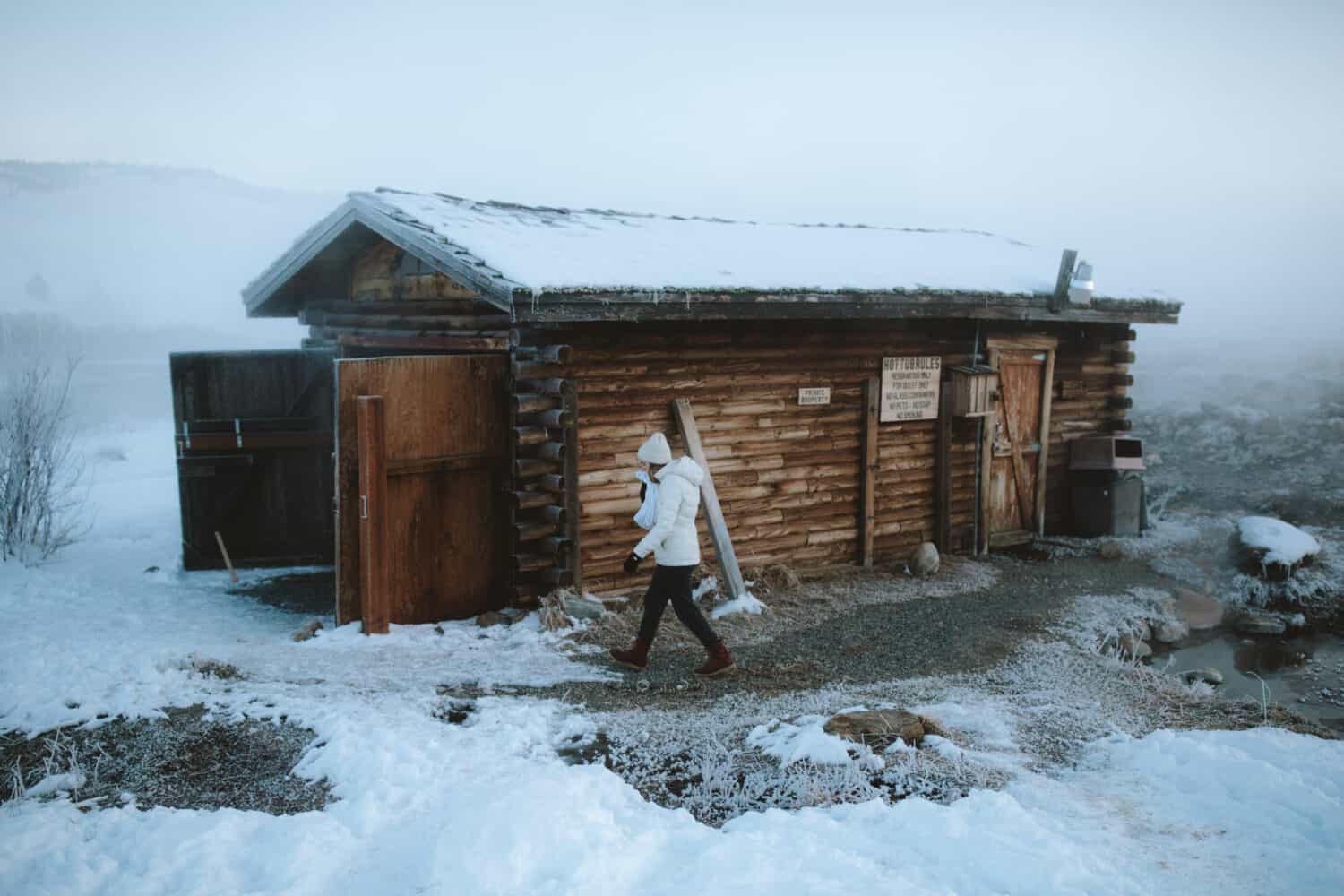 https://www.themandagies.com/wp-content/uploads/2021/01/Hot-Springs-Winter-In-Idaho-The-Mandagies-1500x1000.jpg