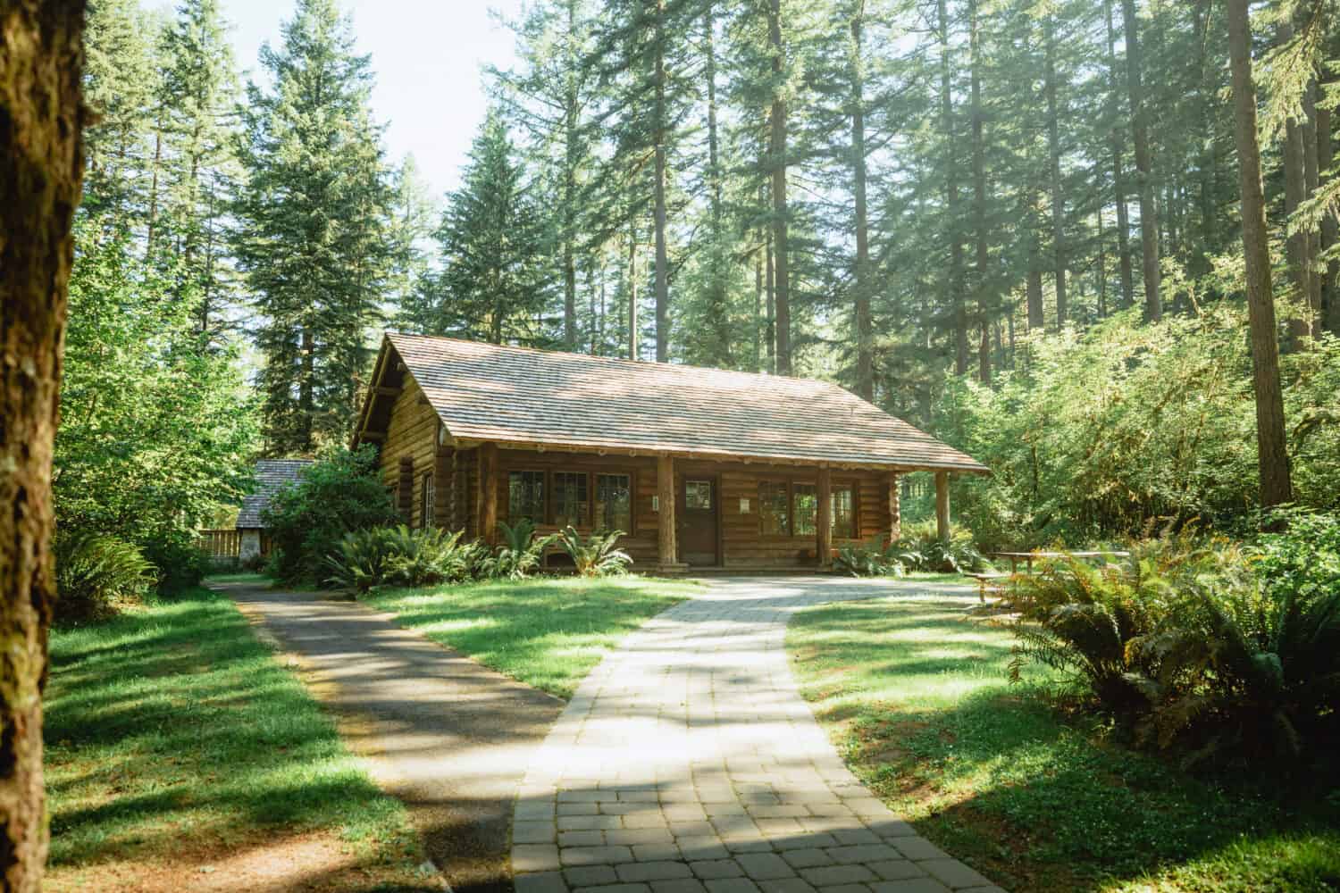 Silver Falls State Park, Oregon - historic cabin