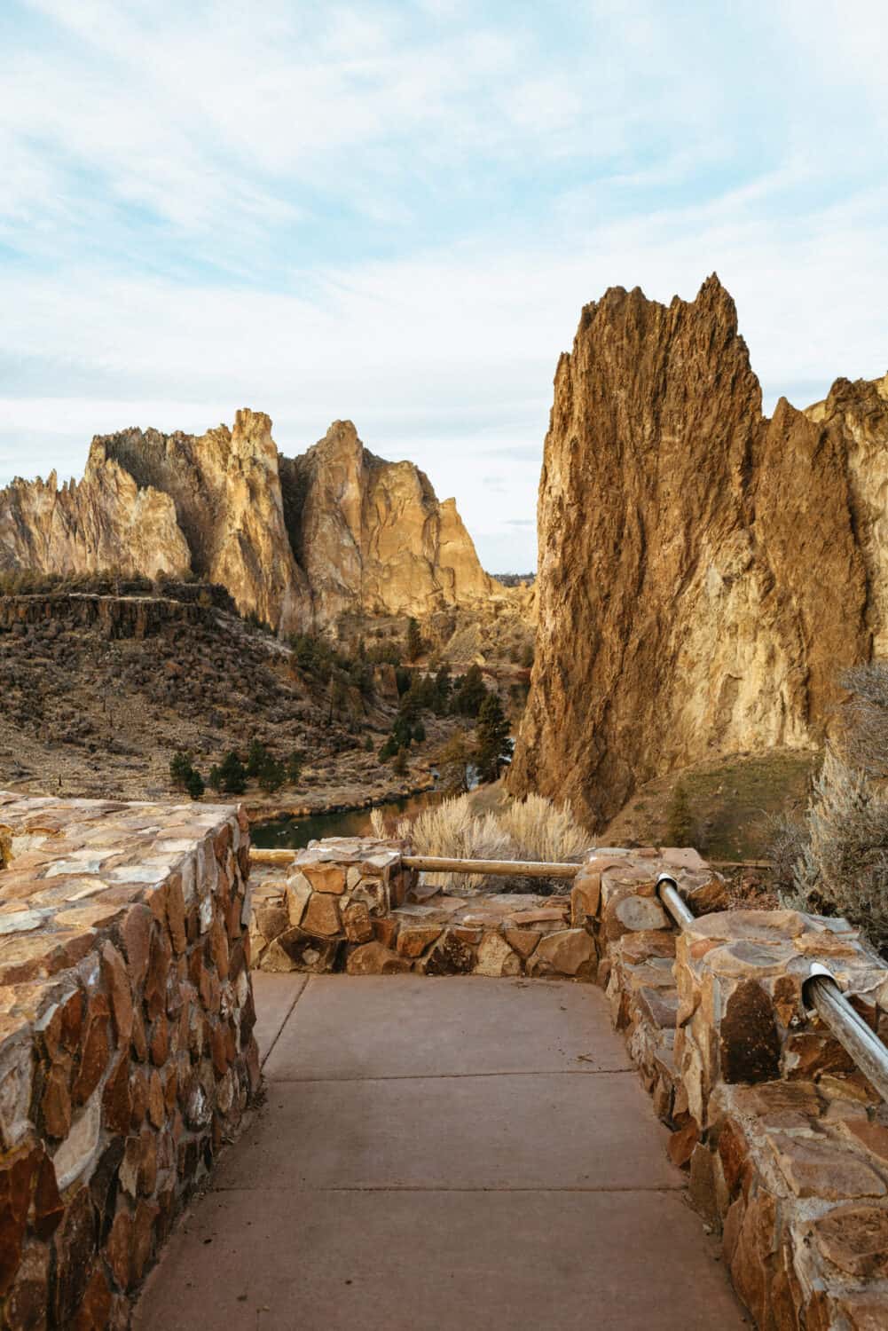 Smith Rock State Park Sunrise - Bend Oregon - The Mandagies