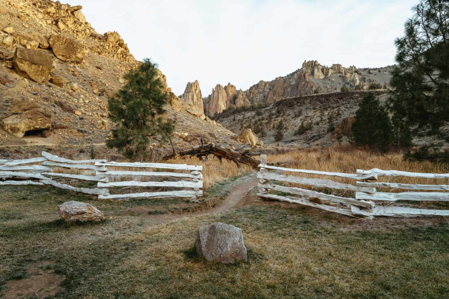 Smith Rock State Park Morning Bend Oregon The Mandagies