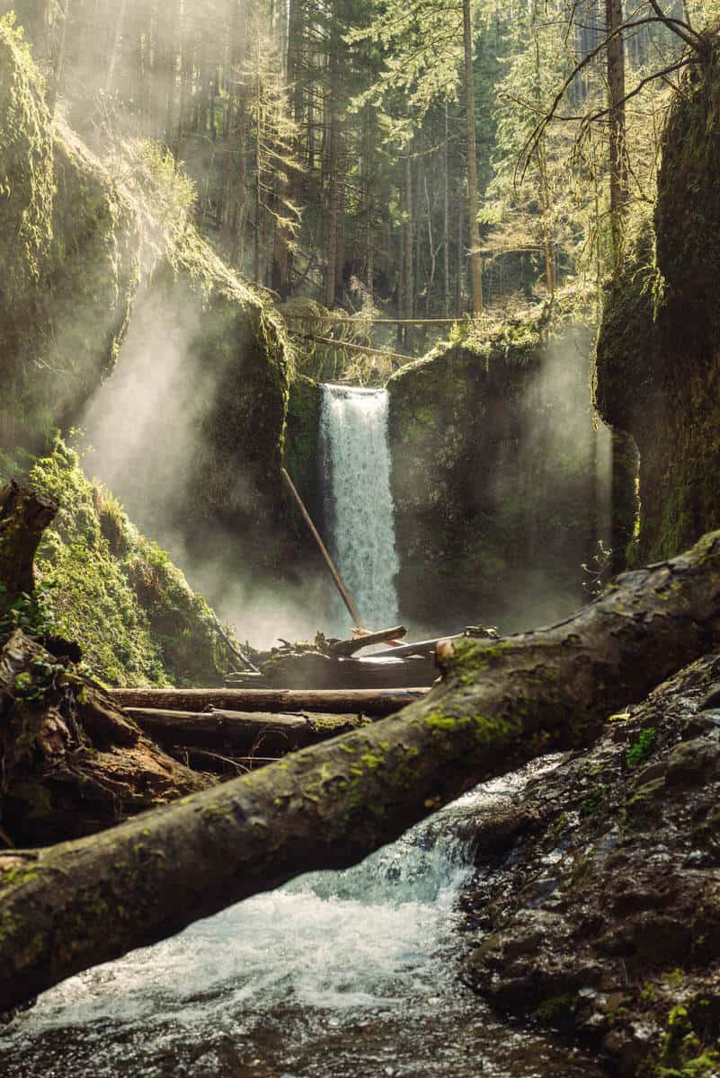 Columbia River Gorge Waterfalls - TheMandagies.com