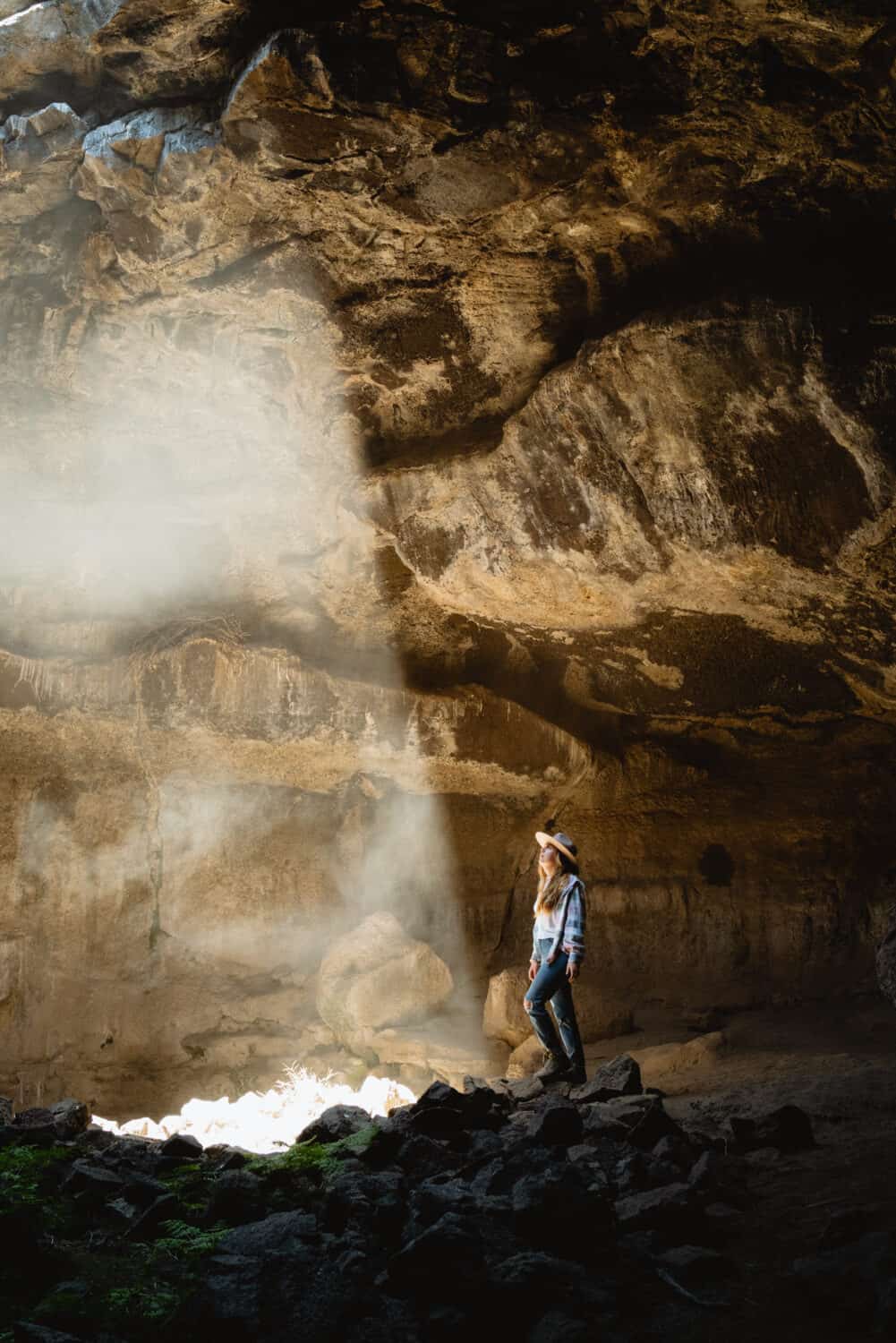 Best Time to Visit Tea Kettle Cave in Southern Idaho