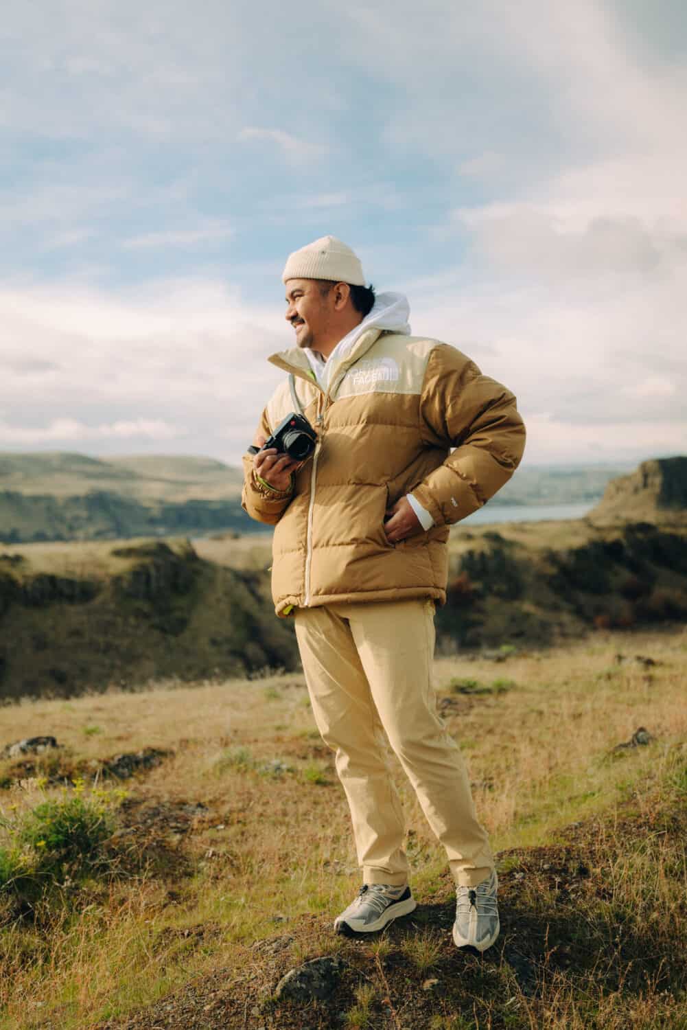 Fall Hiking Outfit For Men - Berty Mandagie