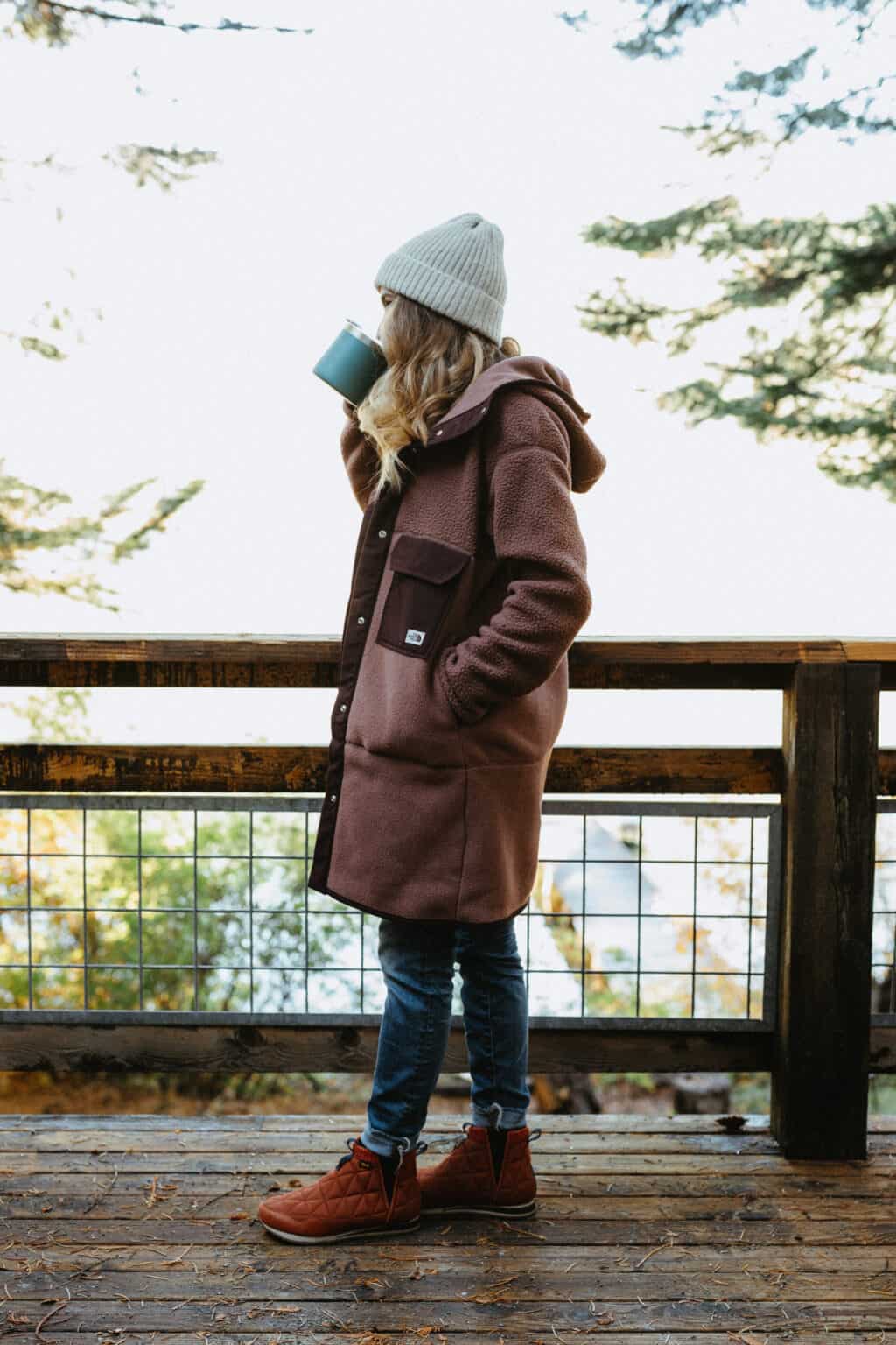 Falltasktic Wear What to Wear Hiking In The Fall (Be Prepared AND Stylish!) - The Mandagies